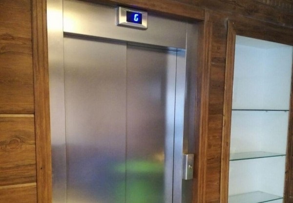 آسانسور طبقات هتل آپارتمان تشریفات قم